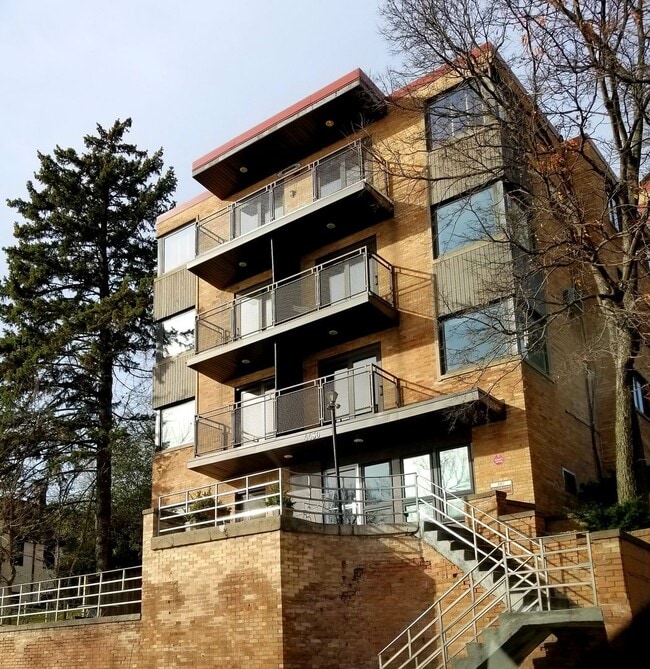 Large two bedroom top floor Condo....over ... - Large two bedroom top floor Condo....over ...