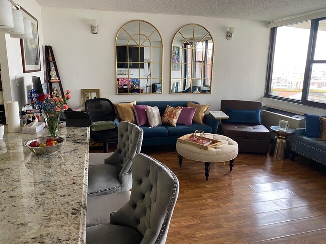 Photo - 280 Marin Blvd