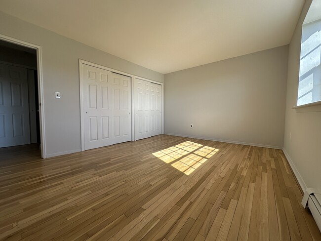 Photo - Scott Court Apartments