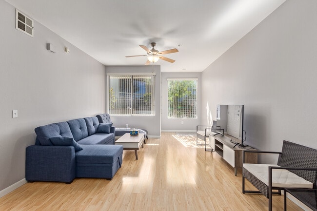 Building Photo - 3633 N 3rd Ave Unit 1108 Rental
