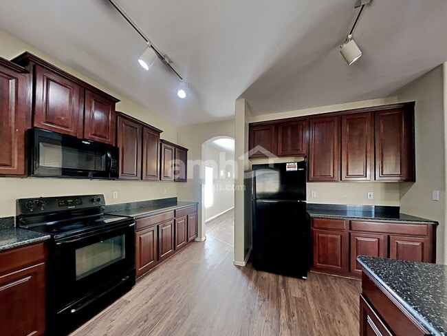 Photo - 1517 S 115th Dr