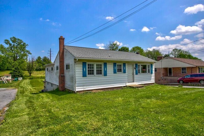 Photo - 35 Strasburg Pike