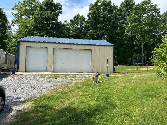 Photo - 3041 Bowker Rd