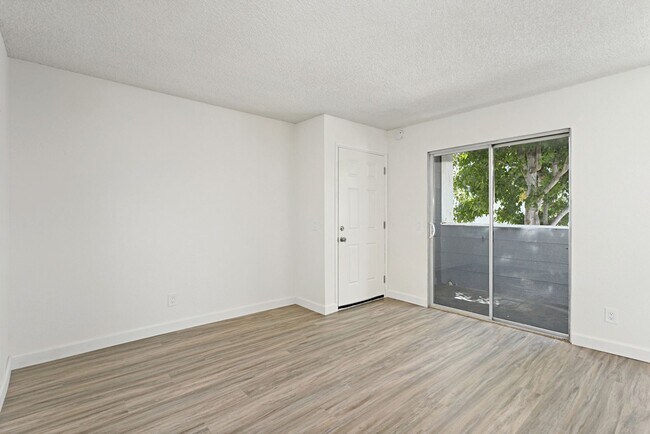 Oakleaf Apartments