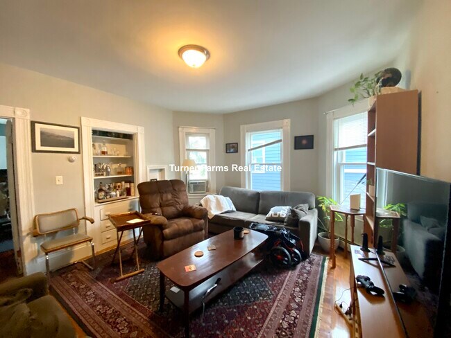 Building Photo - 173A Rindge Ave Unit 2L Rental