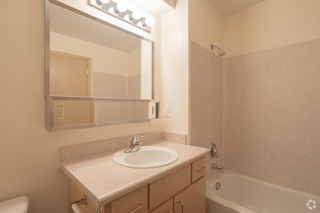 1BR, 1BA - 545 SF
