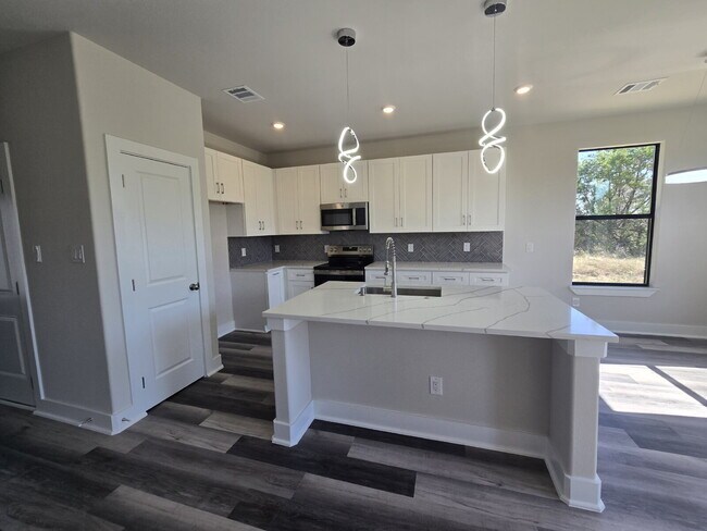 Photo - "New 3-Bed Oasis with Quartz Finishes and Modern Look!
