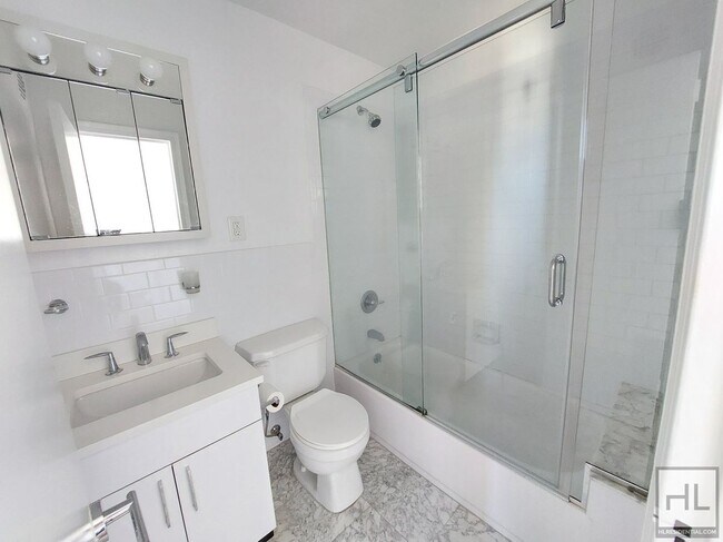 Photo - WEST 73 STREET Unidad 14B