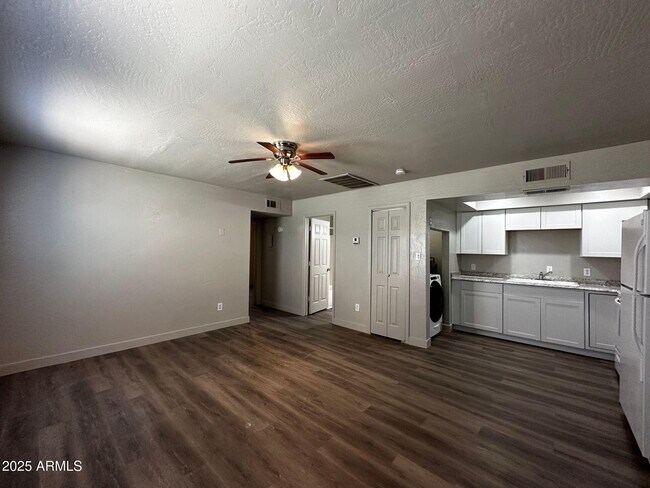 Photo - 1421 E Fillmore St Unidad Apt 4