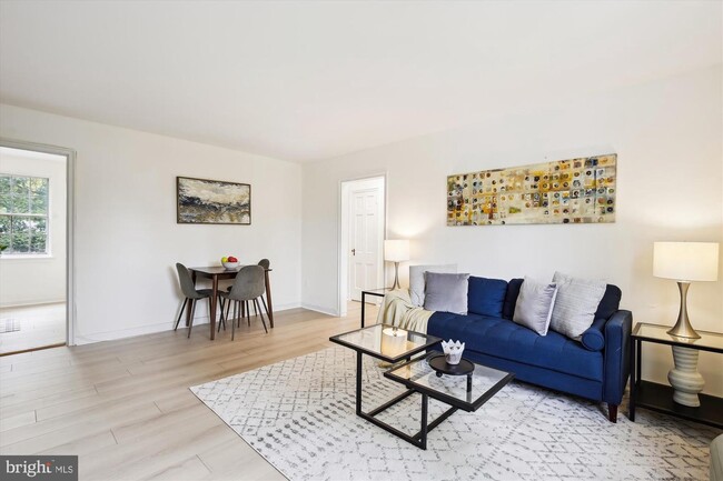 Photo - 16 Auburn Ct Unit c