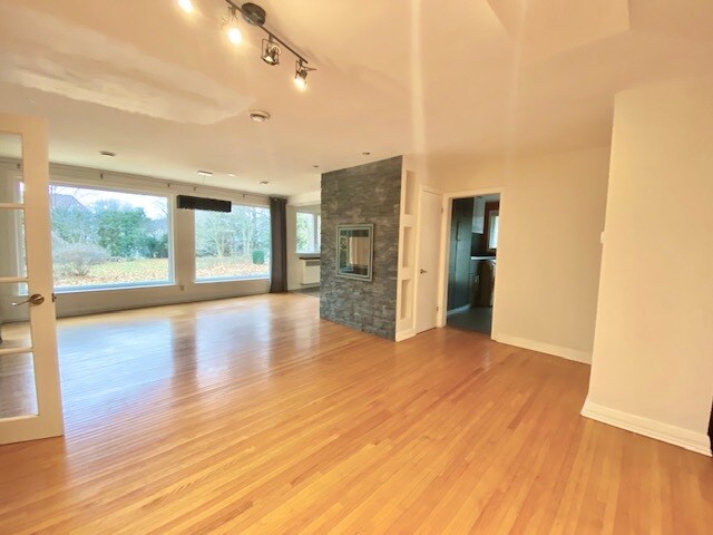 Photo - 3 Bedroom Detached Home  Westmount – AVAIL May 1 * Garage * HUGE YARD