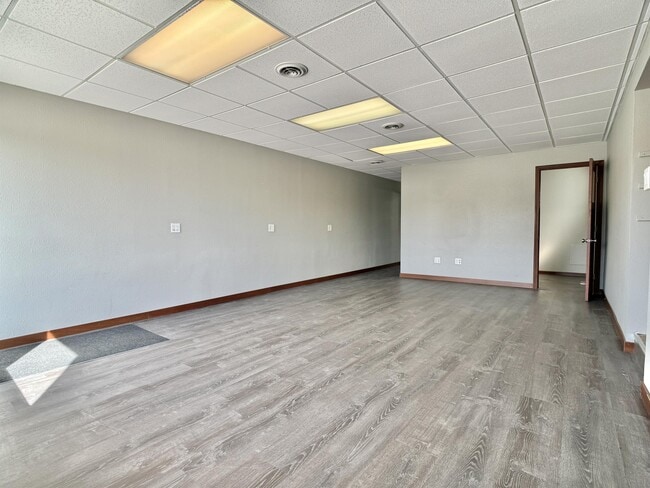 Photo - 702 E Main St