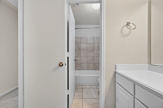 Building Photo - 20123 Windy Stone Dr