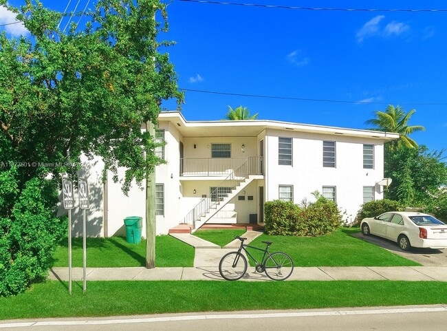 Building Photo - 2755 NW 11th St Unit B Rental