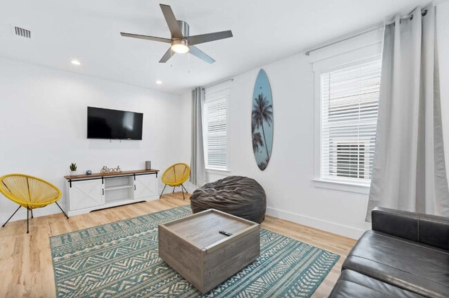 Building Photo - 508 Lyndell Ln Unit SI ID1511648P