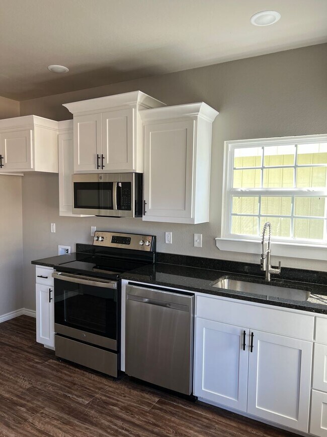 Photo - 2553 W Harold St