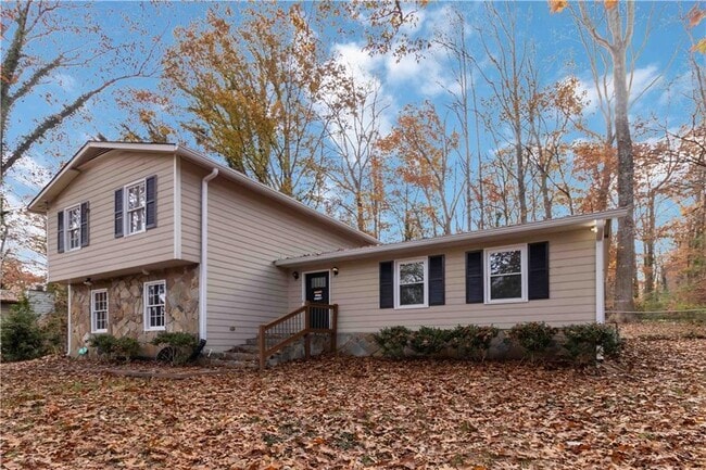 Photo - 888 Chartley Dr SW