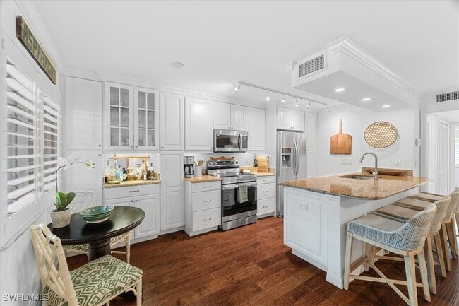 Photo - 380 4th Ave S Unidad 380