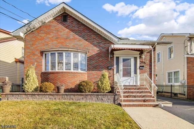 Building Photo - 124 Colfax Ave