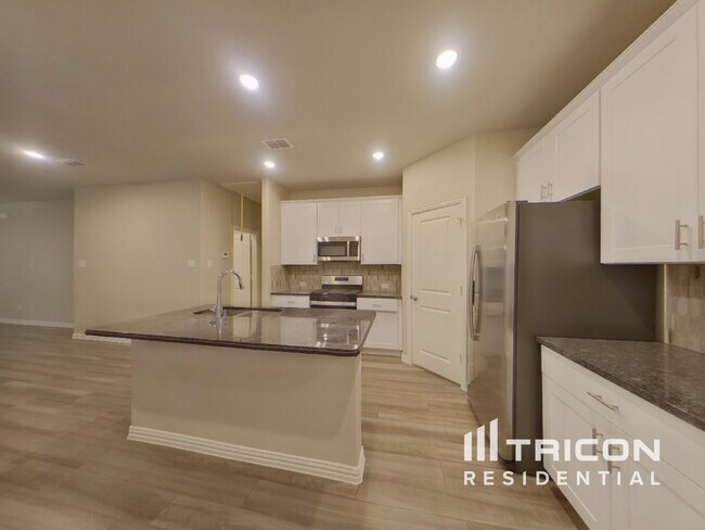 Photo - 1805 Ash Oak Ln