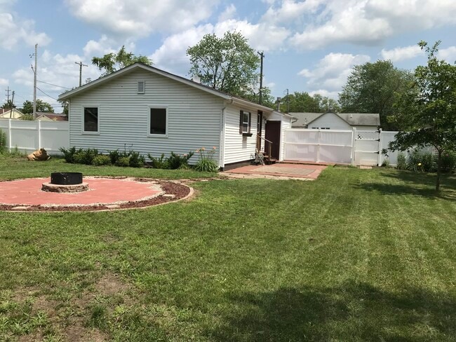 Photo - 2066 Betty Ln