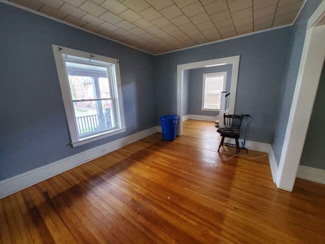 Photo - Large 4 Bedroom Single Family House Availa...