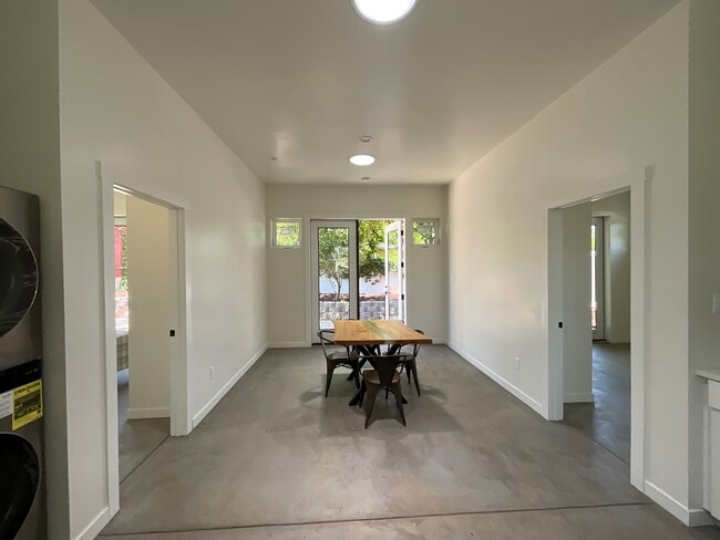 10 foot ceilings w/ skylights - 3015 Warwick Ave Unit 3013 Warwick