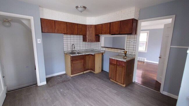 Photo - 12886 Riad St
