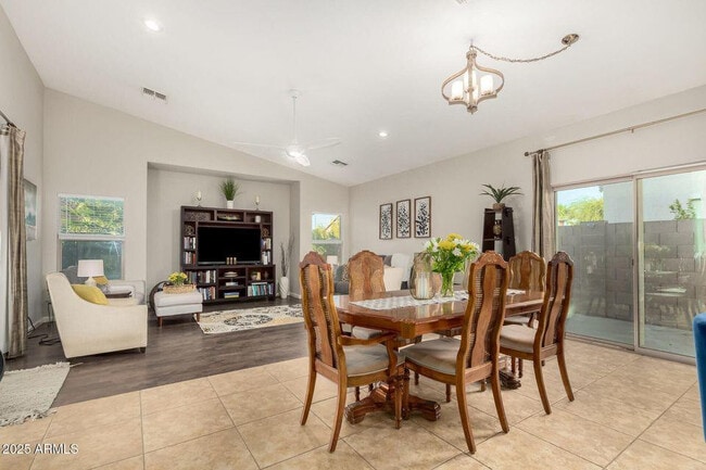 Building Photo - 42422 W Bravo Dr