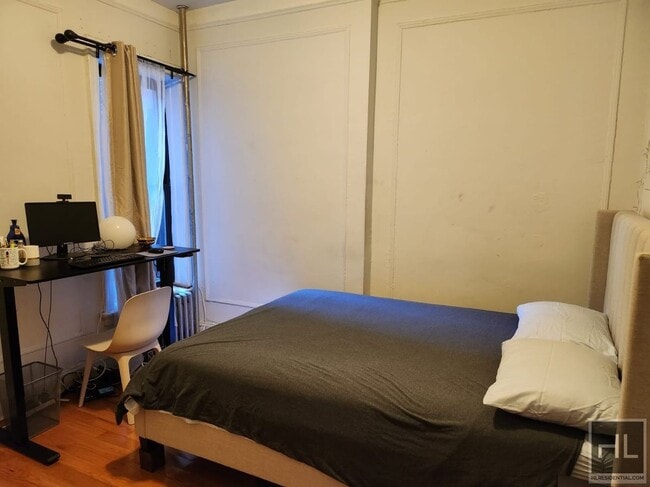 Photo - KINGSTON AVENUE Unit A4