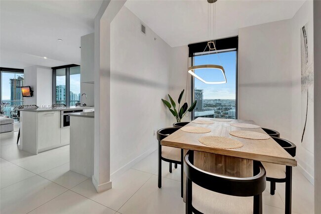 Photo - 501 NE 31st St Unit 3708