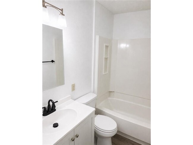 Photo - 800 Hackberry Dr Unit H-3
