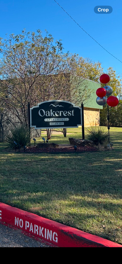 Oakcrest Apartments - Oakcrest Apartments