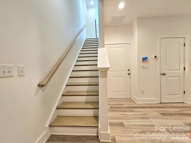 Photo - 421 Prine Pl