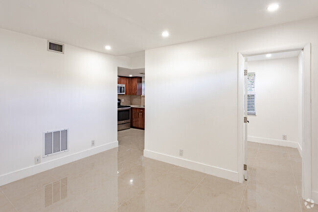 Interior Photo - YOUNG CIRCLE APTS Unit A