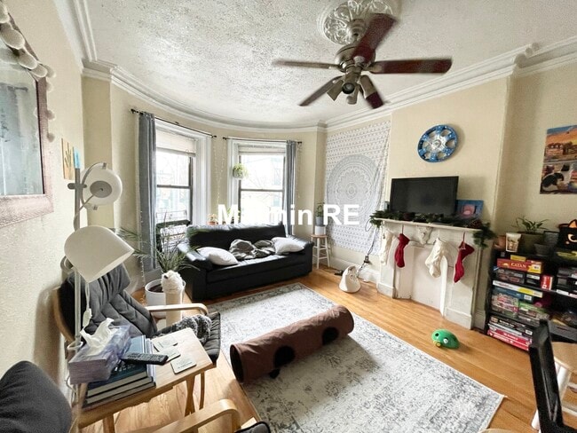 Building Photo - 86 Hammond St Rental