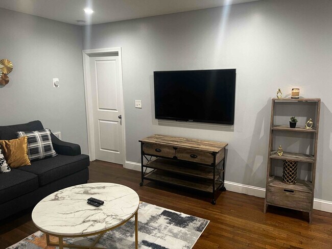 Photo - 2556 Main St Unit 2 BR, 1 Bath