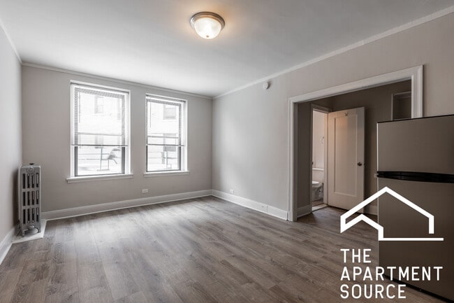 Building Photo - 2777 N Milwaukee Ave Unit #103 Rental