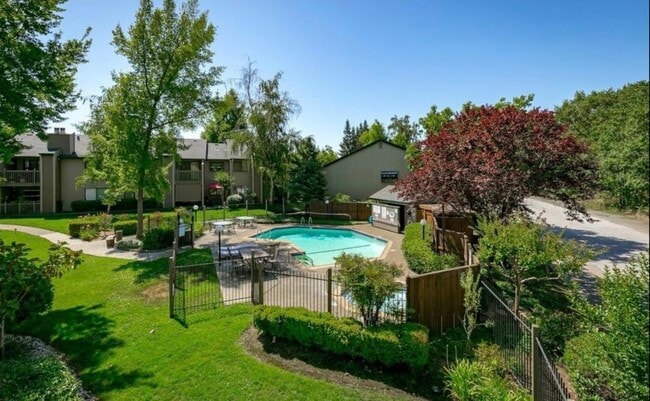 Building Photo - 786 Dorothy Way Unit 786 Dorothy Way