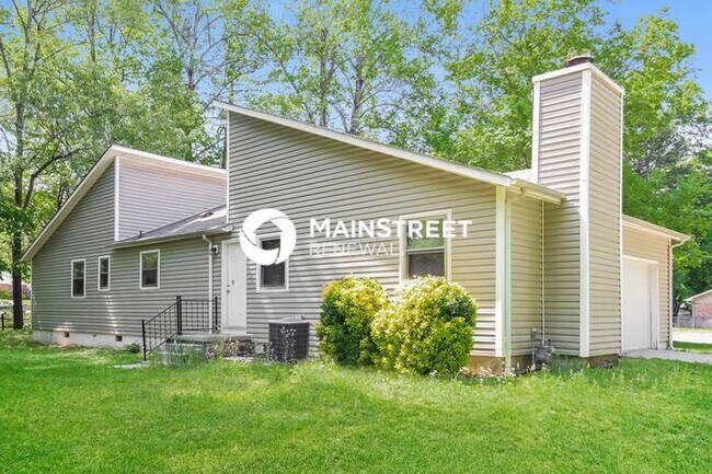 Photo - 3 Bedroom Pet-Friendly Home in Jamestown, NC with Main Street Renewal