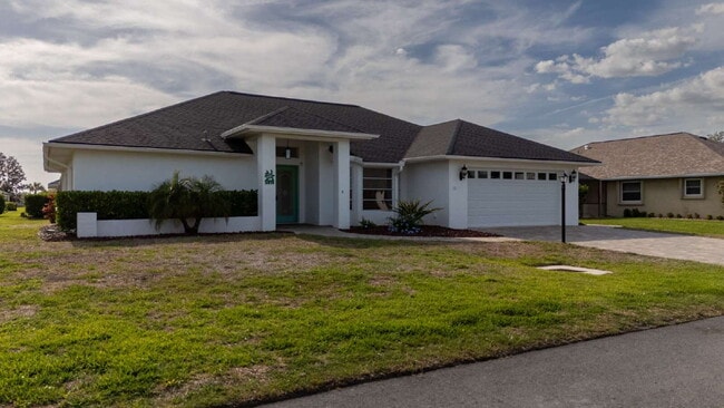 Photo - "Spacious 3-Bedroom Pool Home with 2 Baths & 2,075 Sq. Ft. of Comfort in Venice, FL!"
