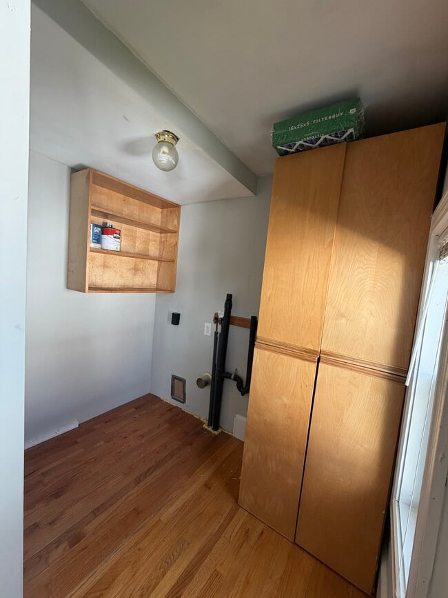 Building Photo - 135 June St Unit 2