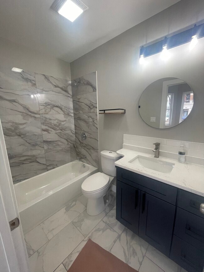 Photo - 1628 W Blackhawk St Unidad 2