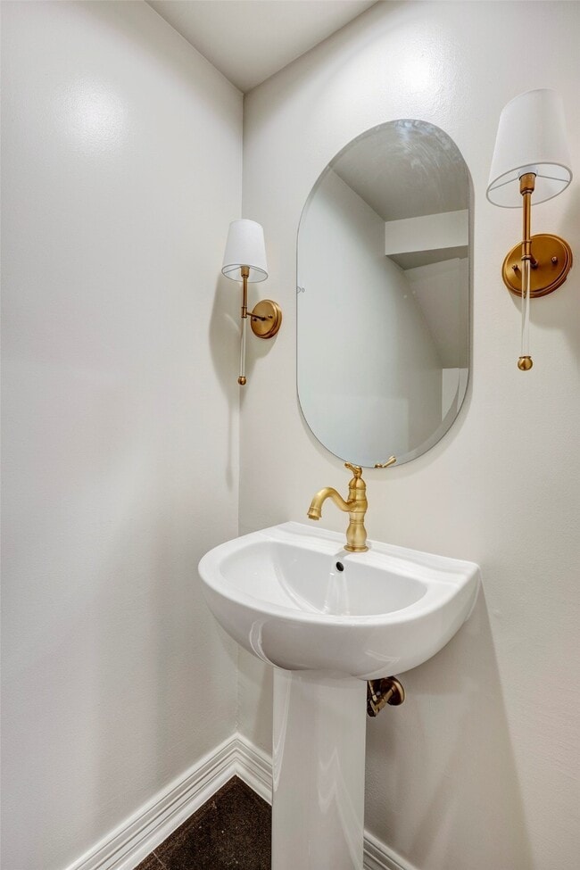 Photo - 2709 Wroxton Rd