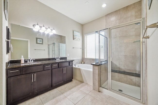 Photo - 1539 Giles Dr