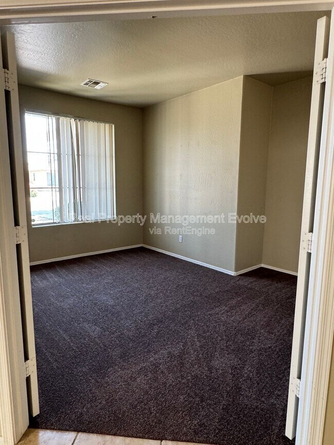 Photo - 15440 W Jefferson St