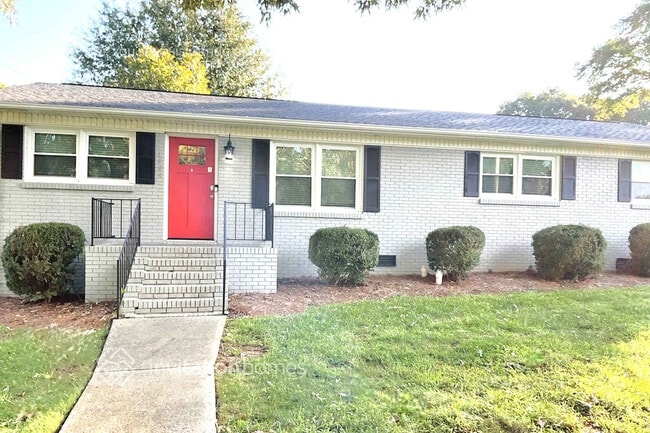 Building Photo - 1824 Hollandale Dr Rental