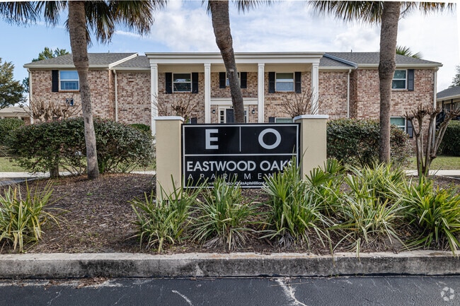 Building Photo - Eastwood Oaks Rental