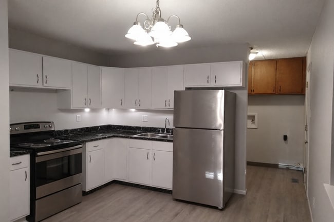 Kitchen - 3326 SW Kiowa St