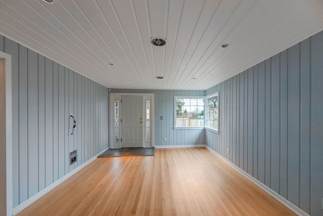 Photo - Short term Rental 6 month lease term only